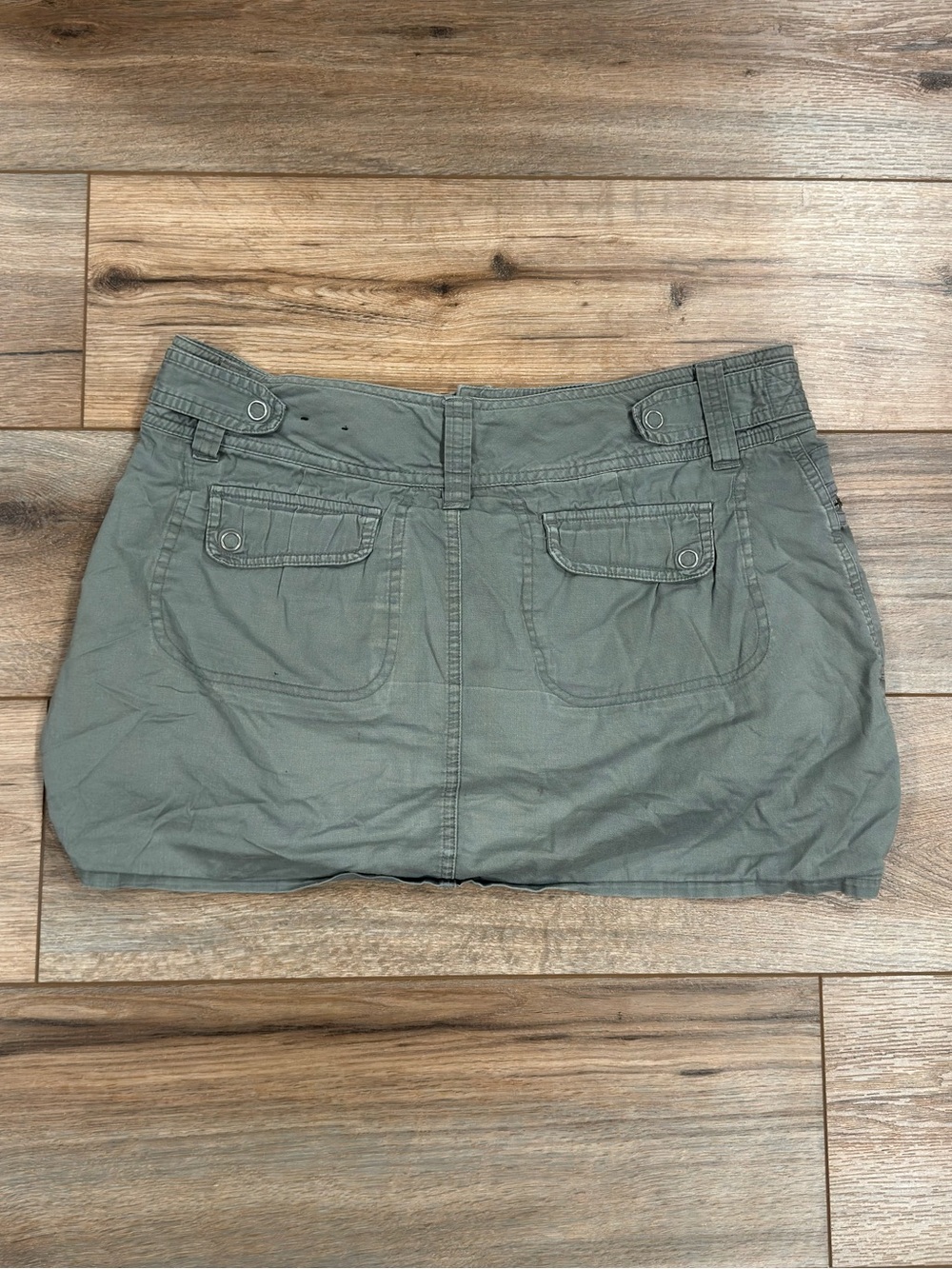FASHION BUG Vintage 2000s Mint Green
Cargo Mini Skirt | Size 8
